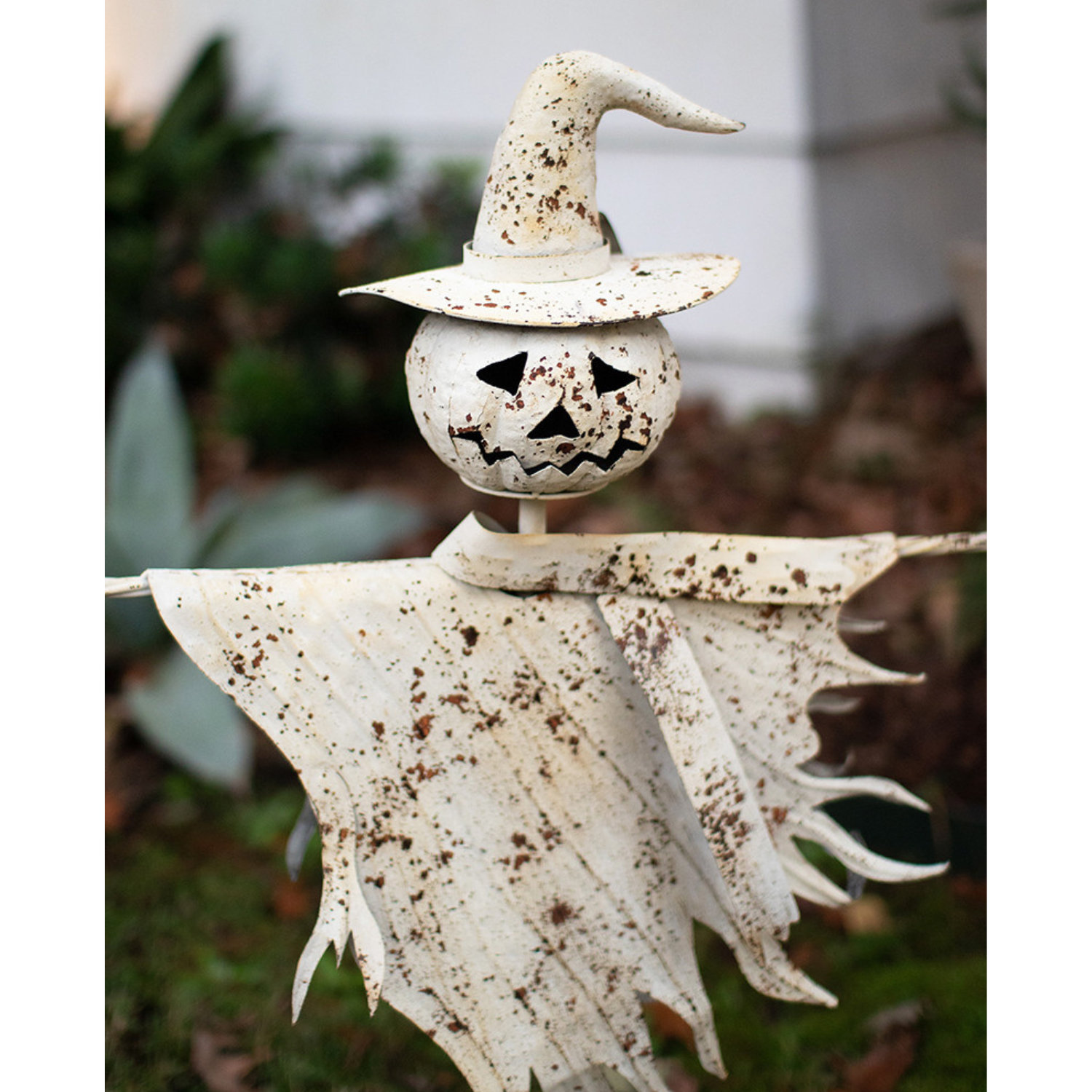 Lenay Rustic White Metal Scarecrow Yard Stake