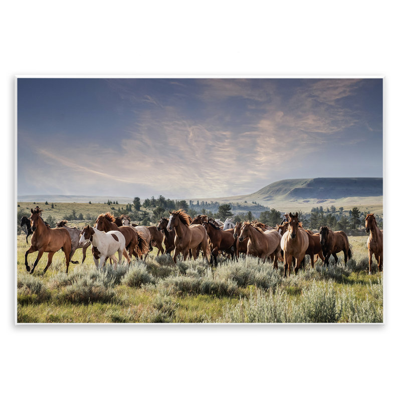 Art mural sur bois, "Bustling Horse Herd in Nature", par PHBurchett, H 10 po x l 15 po