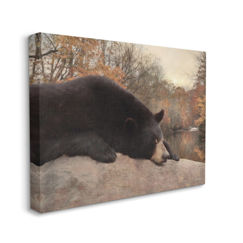 «Falling Bear Autumn Foliage Lake» - Photographie sur toile tendue, H 16 po x l 20 po x P 1,5 po