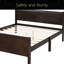Lit plateforme en bois avec tête de lit et lattes en bois-830139816-830139818