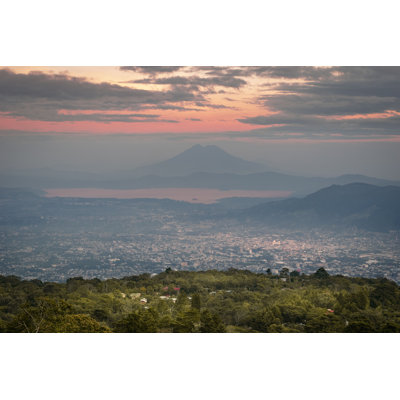 Aleashia " City Of San Salvador " by Joey'S Lens