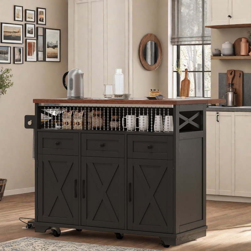 Îlot de cuisine à roulettes Farmhouse avec rideau de perles, prise électrique, abattant, 3 portes, 3 tiroirs et tablette interne