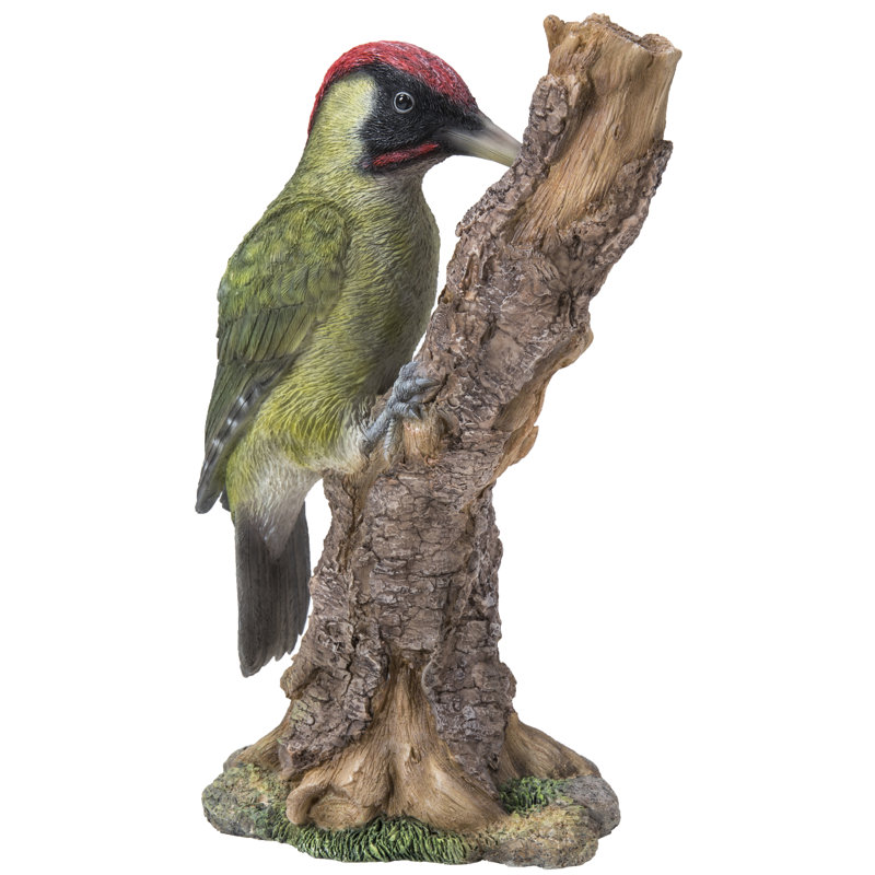 Statue woodpecker on souches