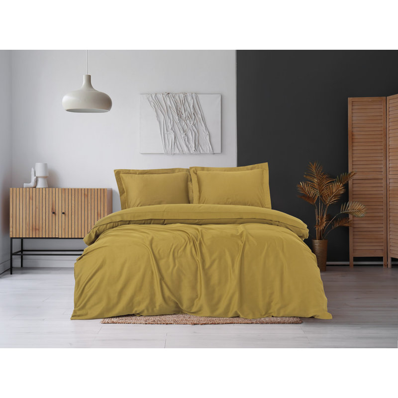 Ensemble de housse de courtepointe luxueuse en satin très grand super, 100% coton, couleur moutarde | Comprend une housse de couette de 102,4 po x 86,6 po et (2) taies d'oreiller de 19,7 po x 31,5 po | Impression réactive, 210 fils, lavable à la machine, conception élégante