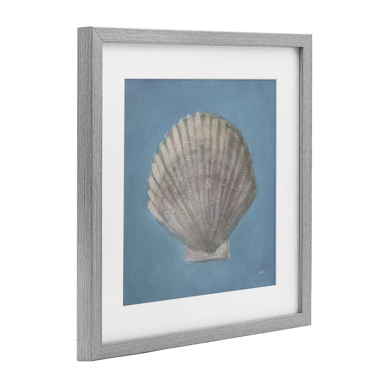 «Soft Sea Clam Shell», reproduction sous verre encadrée, design par Julia Purinton, H 13 po x l 13 po, Cadre de ferme gris