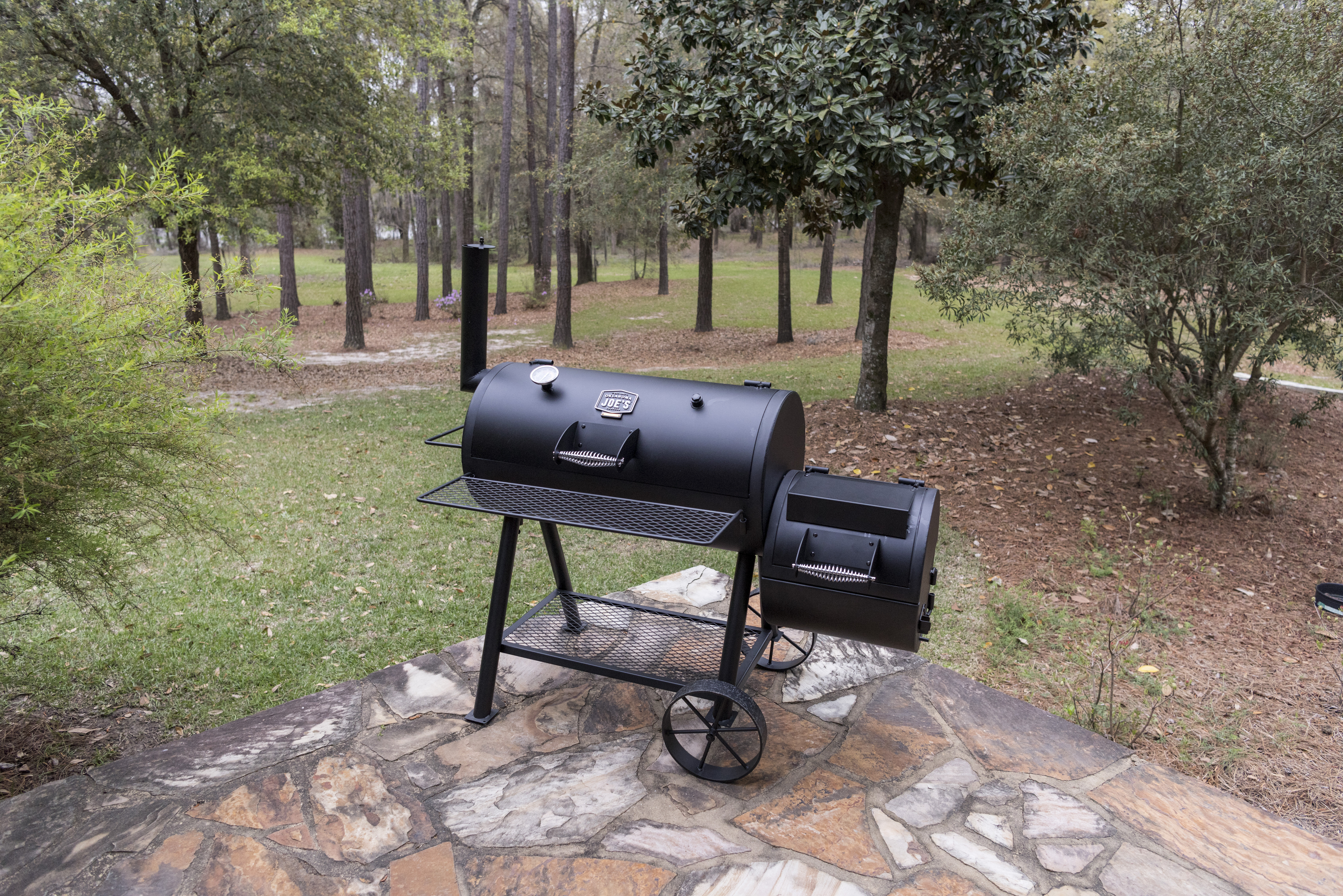 https://assets.wfcdn.com/im/22909799/compr-r85/1495/149547902/oklahoma-joes-offset-charcoal-portable-900-square-inches-smoker-grill.jpg