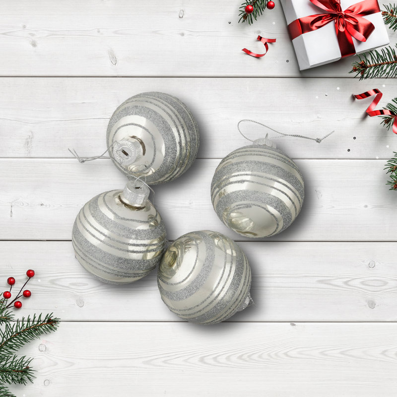 Ornement boule de Noël argentée