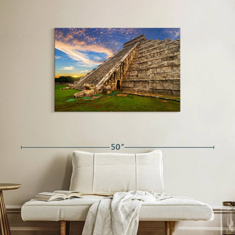 Pyramide Adella Kukulcan, H 26 po x l 39 po
