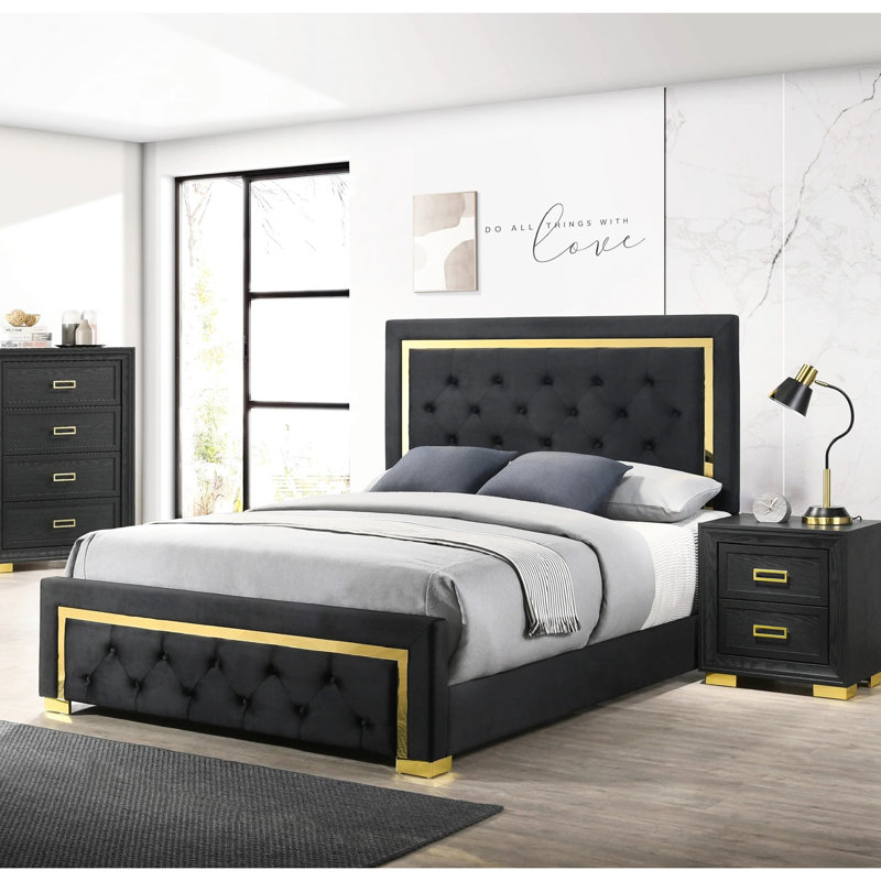 Élégant grand lit avec boutons - revêtement en tissu noir et rails décoratifs modernes pour le style de la chambre à coucher