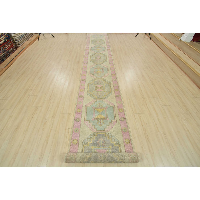 Tapis blanc unique de 3 pi x 19 pi 5 po