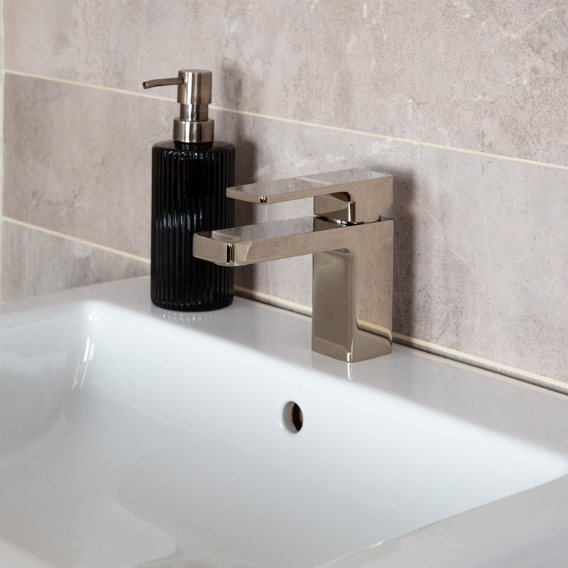 Eleganza Single Hole Bathroom Faucet, Polished Nickel