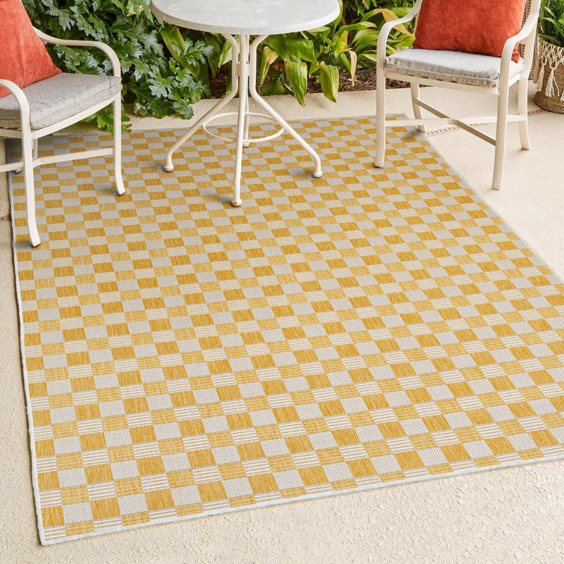Aimee Traditional Cottage Checkerboard Yellow/Cream Indoor/Outdoor Rug, Rectangle 5'3" x 7'7"