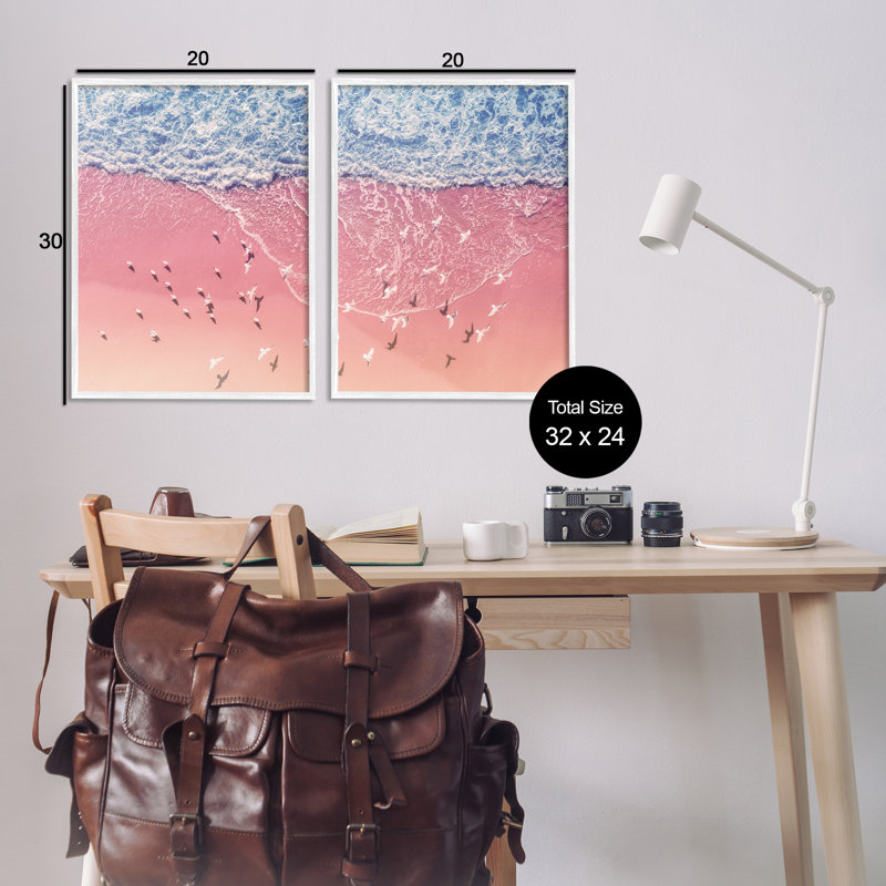 Minimaliste, plage aérienne, ensemble de 2 giclées par Nataly White, Estampe numérique encadrée blanc bord de mer