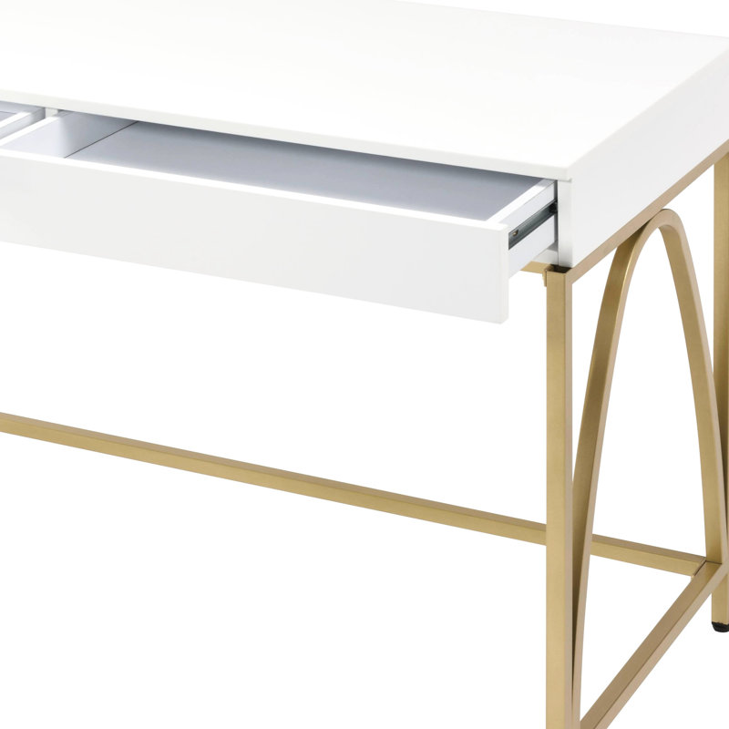 Élégant bureau blanc brillant avec pieds dorés et 2 tiroirs de travail