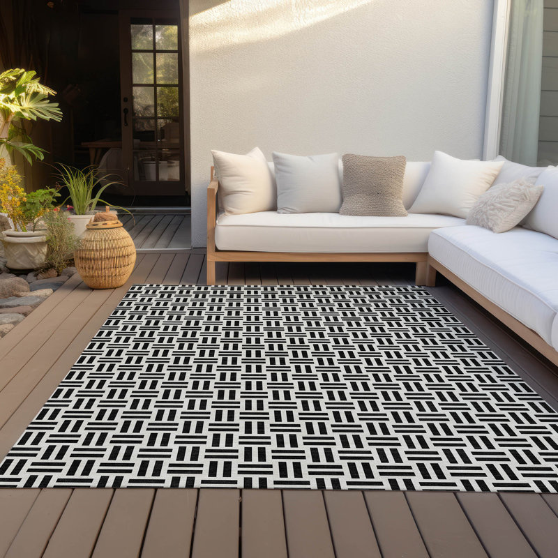 Aquaisha Geometric Indoor Rug, Rectangle 5' x 7'6"