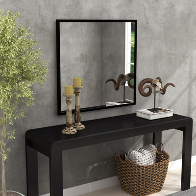 Le cadre de miroir carré en aluminium noir de 32 pouces peut être utilisé dans la salle de bain et le couloir, ce qui est pratique pour la fixation murale.