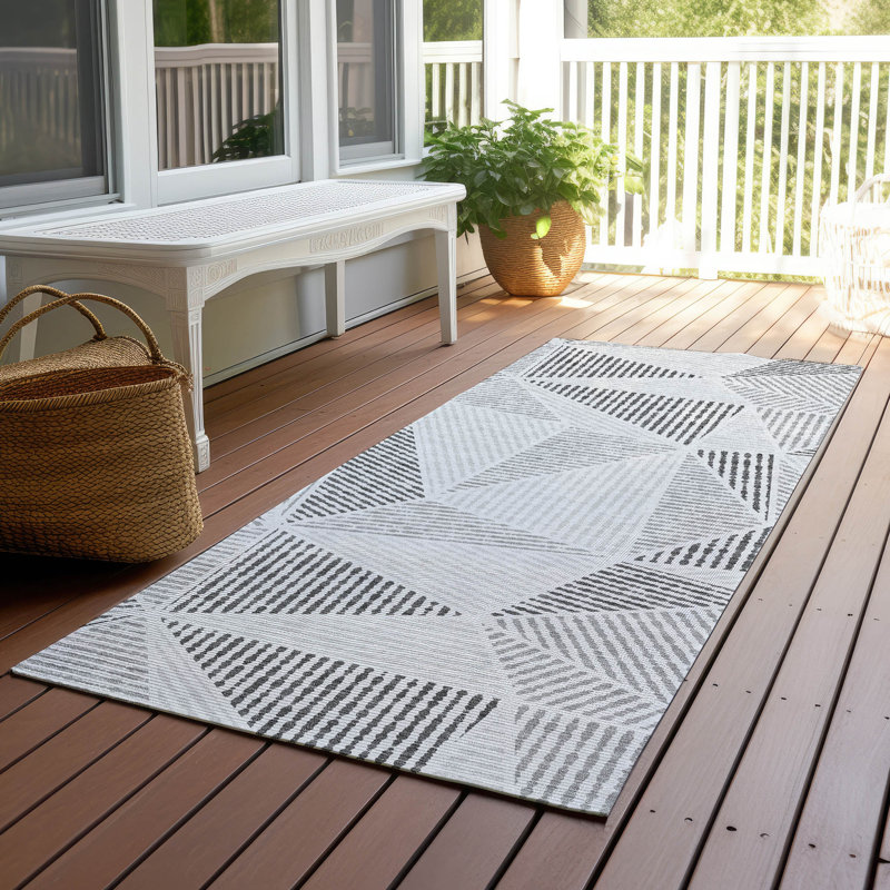 Tapis intérieur / extérieur en polyester tissé à la machine Itzayana, Tapis de couloir 2 pi 3 po x 7 pi 6 po