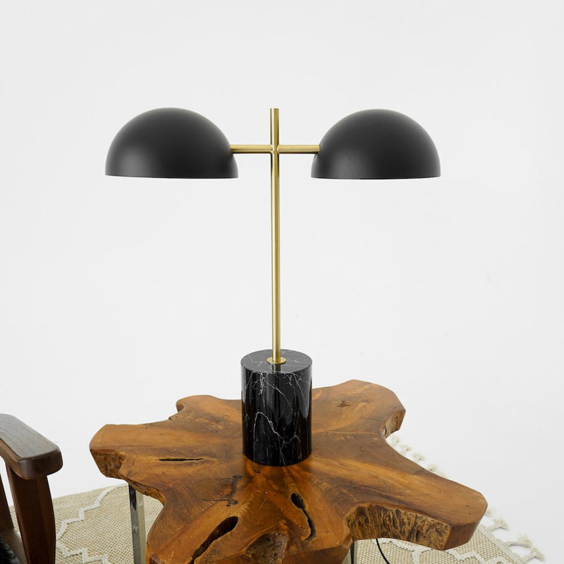 Lampe de table noire Nova Nova avec interrupteur marche / arrêt et base double en faux marbre
