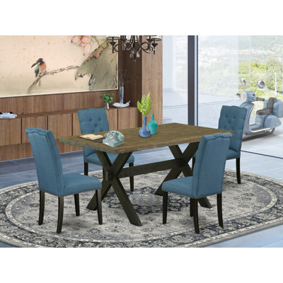 L'ensemble de mobilier de salle à manger 5 pièces comprend une table de salle à manger rectangulaire avec pieds en X et 4 chaises Parsons en tissu bleu, noir brossé