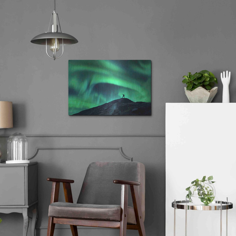 «Northern Lights and Woman» par Luxe, H 16 po x l 24 po