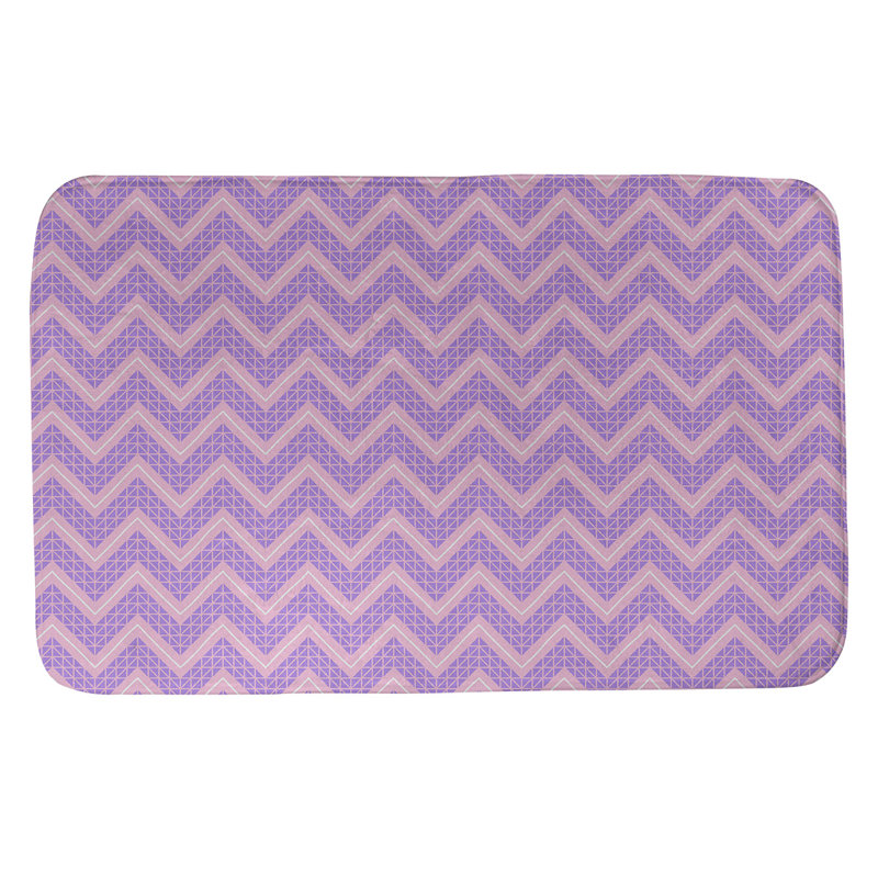 Tapis pour salle de bain à motif à chevrons à la main Stephenie, l 21 po x L 34 po, Rose / Mauve