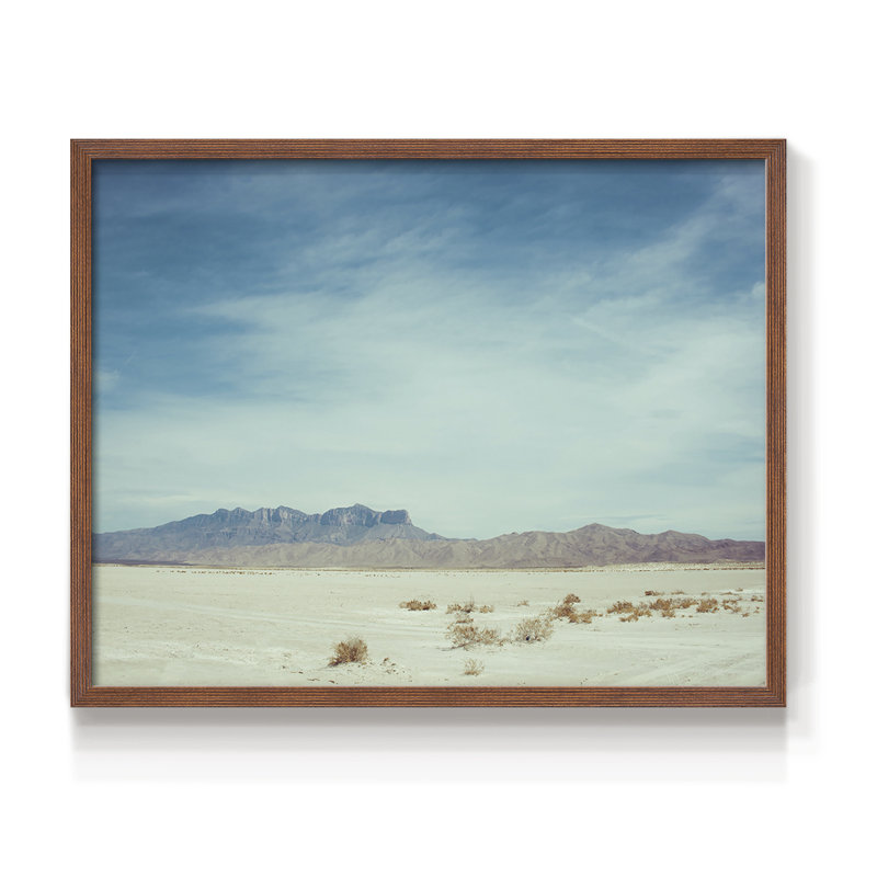 «Salt Flat Walk II», reproduction encadrée, H 22 po x l 28 po, Noyer