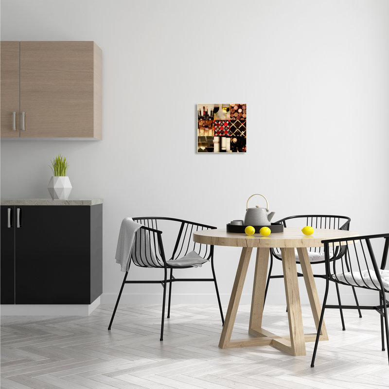 «Wine Lovers Collage Vintage Bottles» par Gail Peck - photographie, H 12 po x l 12 po x P 0,5 po, Plaque murale