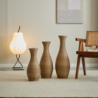Élégant vase de plancher en rotin artificiel beige 3 pièces - un article de signature pour la décoration du salon, de l'entrée ou du couloir - une décoration polyvalente pour les arrangements de fleurs sèches ou en soie