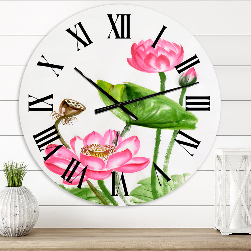 Vintage lotus roses dans l'étang III - horloge murale traditionnelle, Moyenne