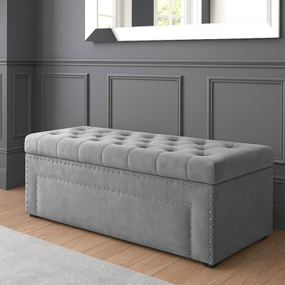 Duke Ottoman Storage Box - Chesterfield Upholstered Blanket Box - Plush Velvet Ottoman Bench with Storage
