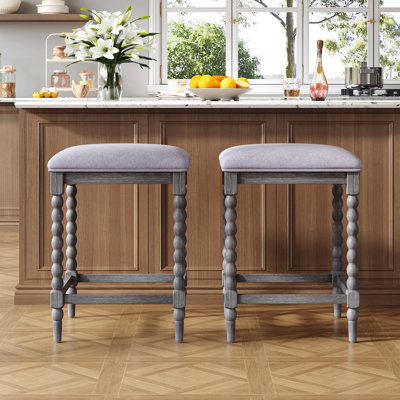 Ensemble de 4 tabourets de comptoir de 26 po avec siège rembourré, structure en bois d'acacia massif, siège rembourré en mousse, conception aérée pour îlot de cuisine et bar, gris