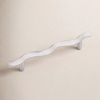Wave 5 1/16" Center to Center Bar pull