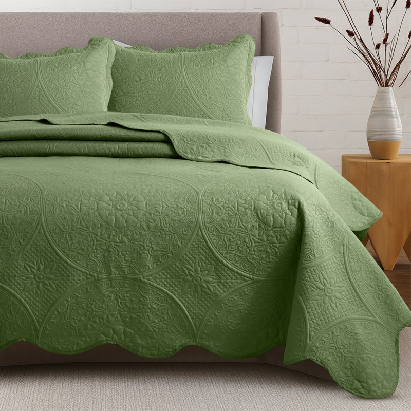 Floral Embossed Quilted Bedspread Set, Oversized and Lightweight Bedding Set with Pillow Shams, Olive Green