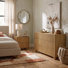 Ensemble de chambre à coucher en bois cannelé Ashford, table de chevet à 2 tiroirs et commode à 6 tiroirs