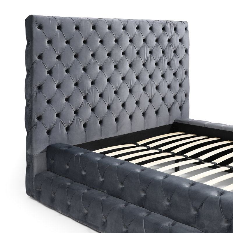 Elen Tufted Velvet Bed