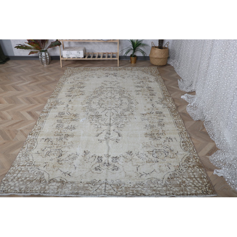 Tapis turc Oushak fait à la main dans un style abstrait tribal organique coloré dans des tons bruns