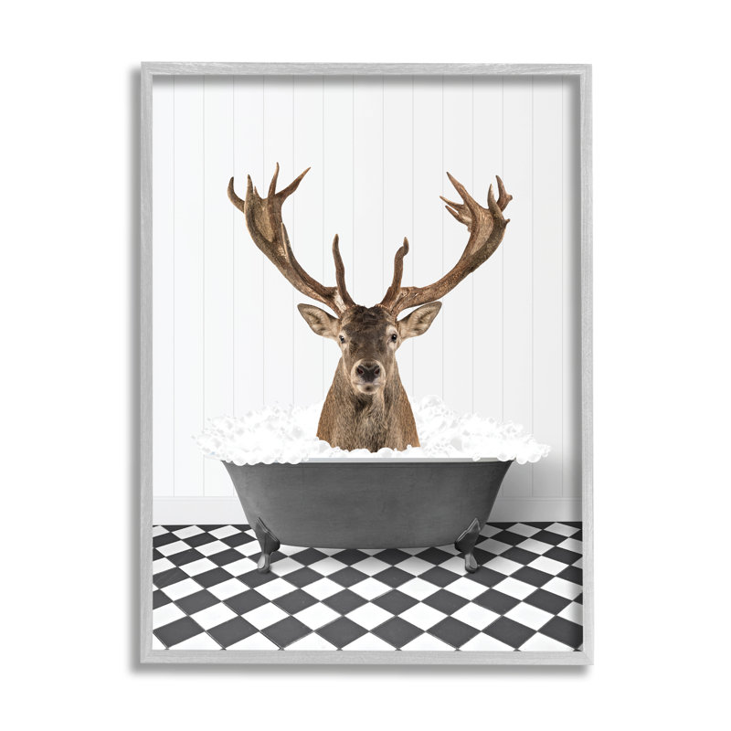 «Trinx Deer In Vintage Bathroom», art giclée par lettré et doublé, H 30 po x l 24 po x P 1,5 po