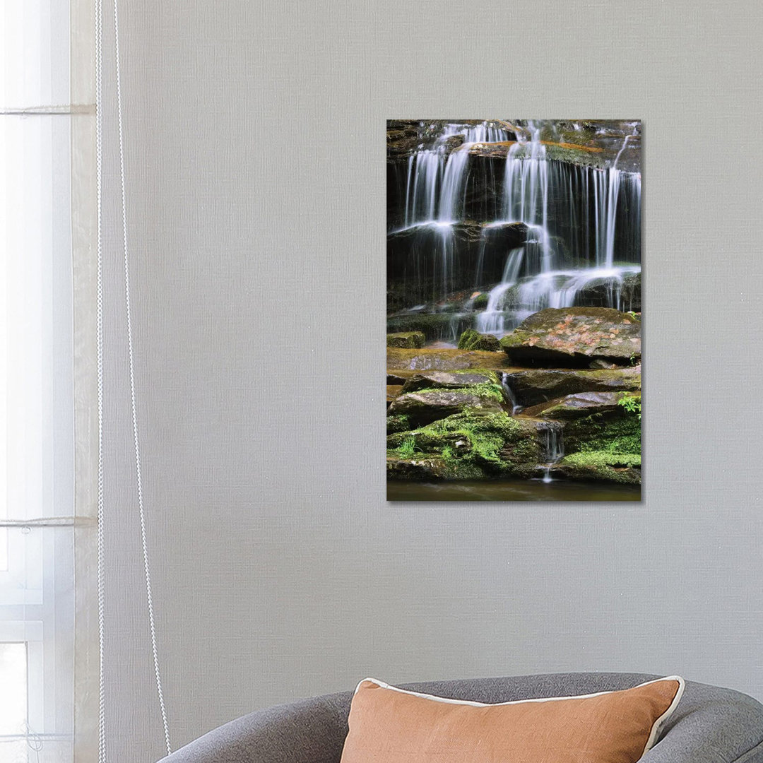 USA, Tennessee, Great Smoky Mountains National Park. Wasserfall. von Jaynes Gallery - Gallery-Wrapped Canvas Giclée on C...