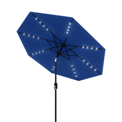 Parasol de patio à énergie solaire 9 'avec inclinaison et manivelle, parasol de table extérieur à 8 nervures, auvent résistant aux rayons UV et imperméable pour le jardin, la cour arrière, la piscine