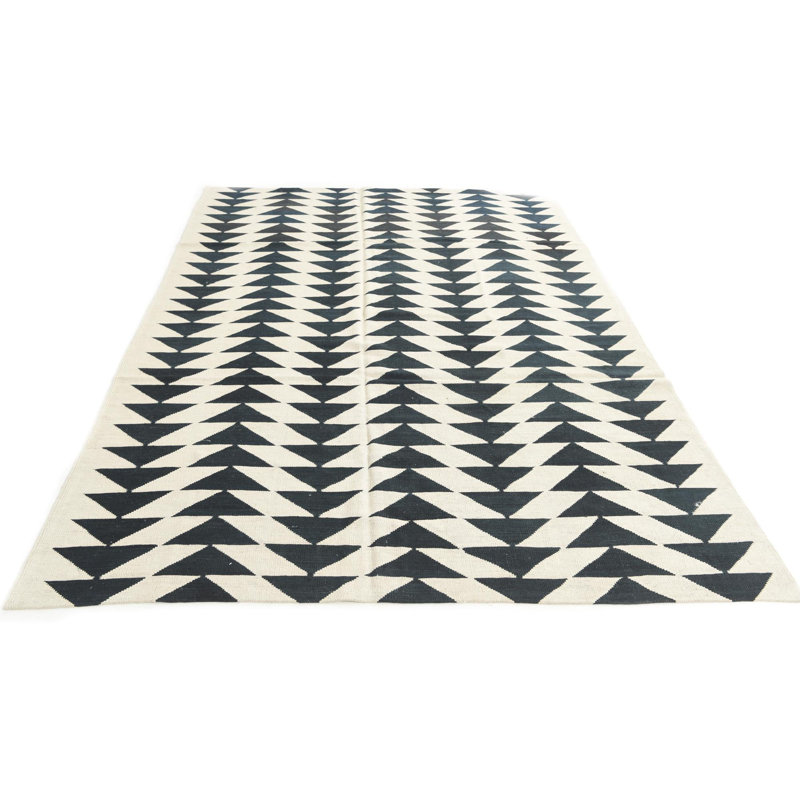 Tapis ivoire Pegues