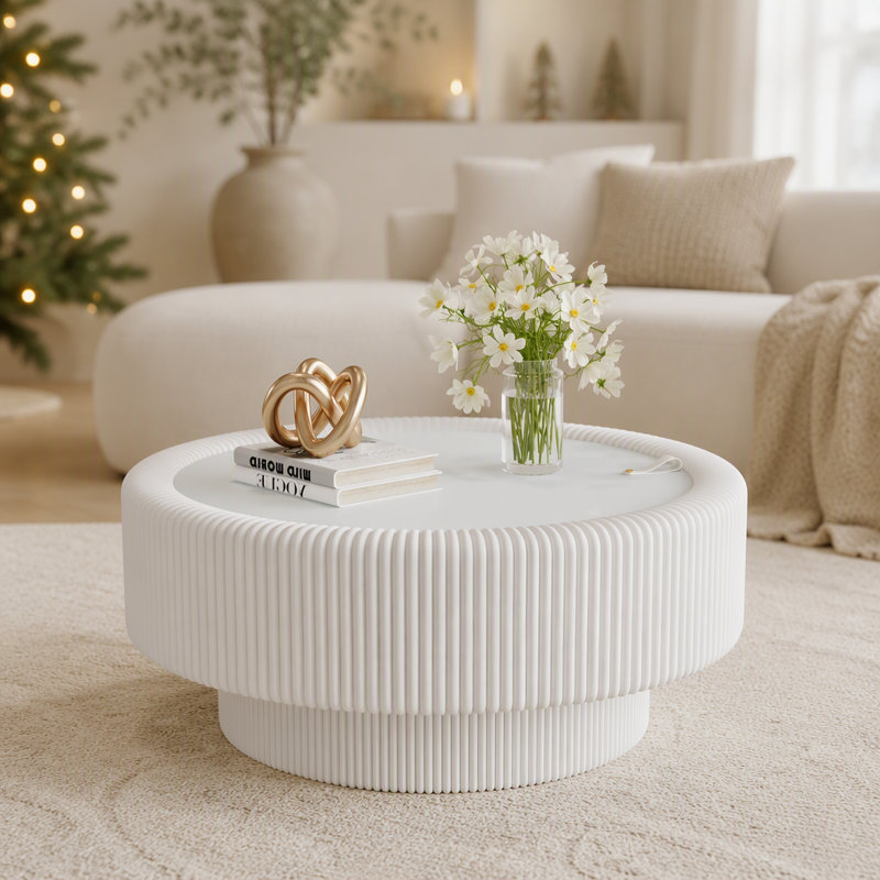 Table basse ronde moderne avec rangement, plateau en verre trempé et structure cannelée recouverte de cuir haut de gamme.