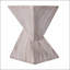 Table d'appoint d'extérieur moderne en béton, ornée d'un design cannelé sculptural et résistant aux intempéries, de style géométrique minimaliste