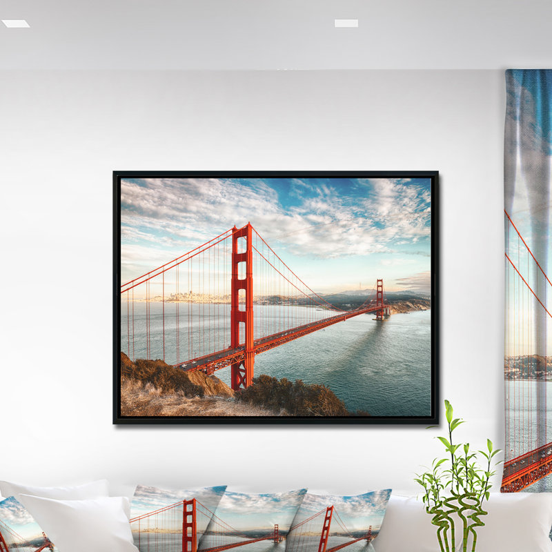 «Golden Gate Bridge in San Francisco» - reproduction, H 30 po x l 40 po x P 1,5 po, Toile avec cadre flottant