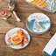 Ensemble de 4 assiettes à dessert Wake at the Lake, 4 pièces, décorations inspirées du bord du lac avec des scènes d'eau et des cabines, grès durable, va au lave-vaisselle, vaisselle charmante pour les desserts, les collations et les hors-d'œuvre