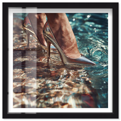«Hydro Heel I Shadowbox Print Glam» par Notoriart, cadre noir, 31 x 31