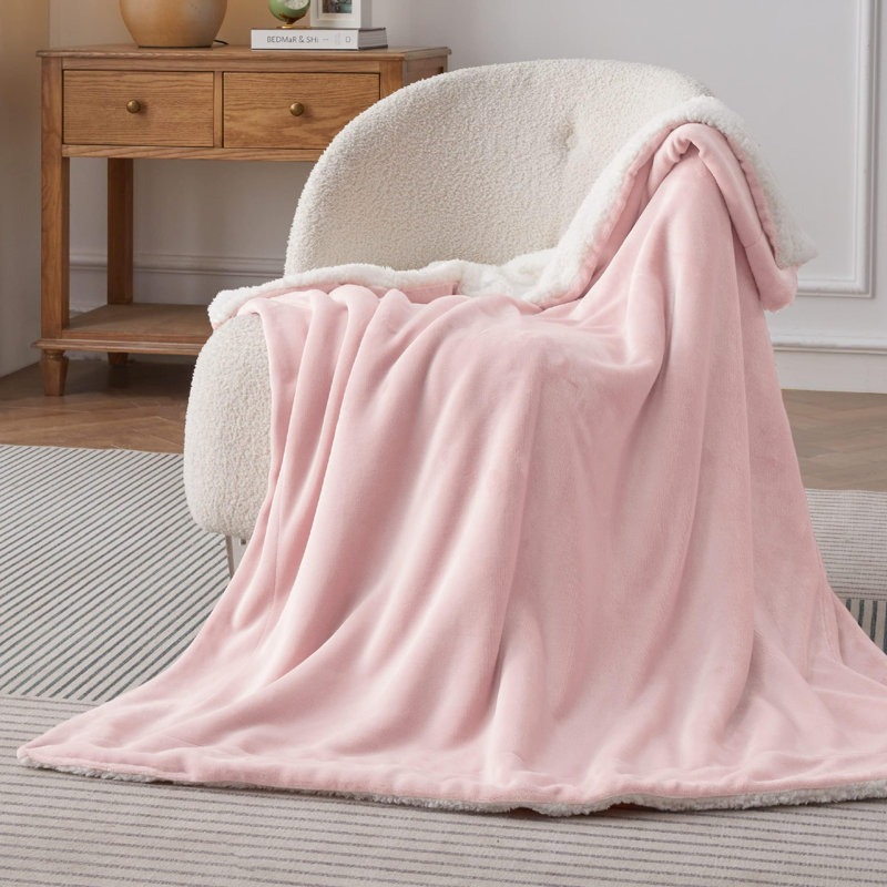 Bedsure Soft Sherpa Fleece Throw Blanket, Pink, 130cm x 150cm