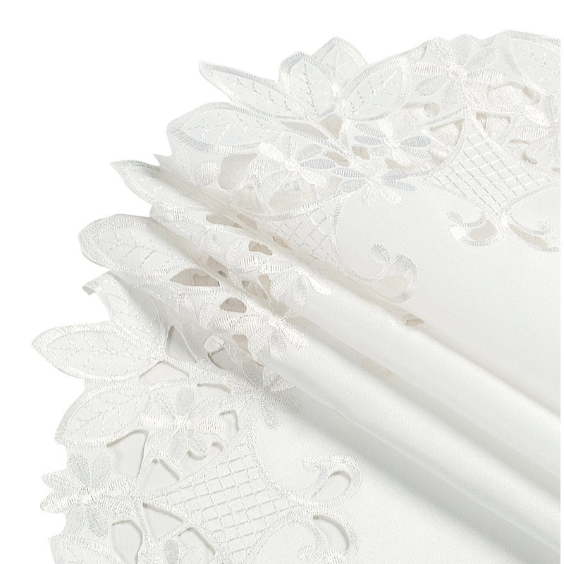 Napperon en polyester avec broderie élégante Deandra