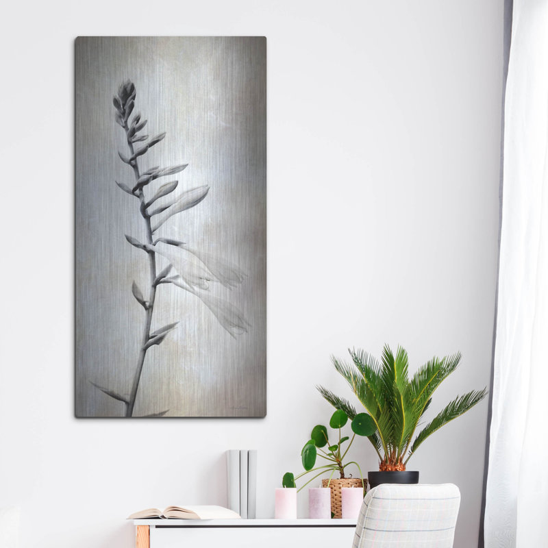 Art mural en métal luxueux «Hosta Blossoms 1» par Lori Deiter, 24 po x 48 po