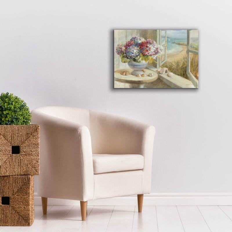 «Coastal Hydrangea» par Danhui Nai, art mural sur toile, H 18 po x l 26 po