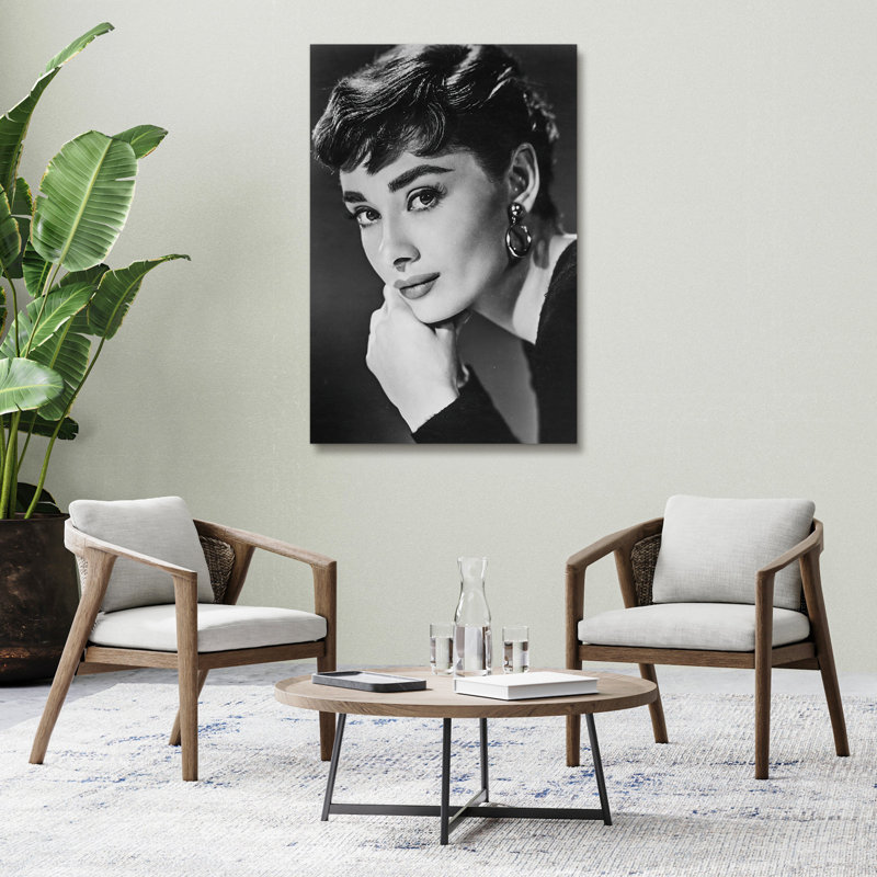 «Audrey Hepburn» sur, H 30 po x l 20 po